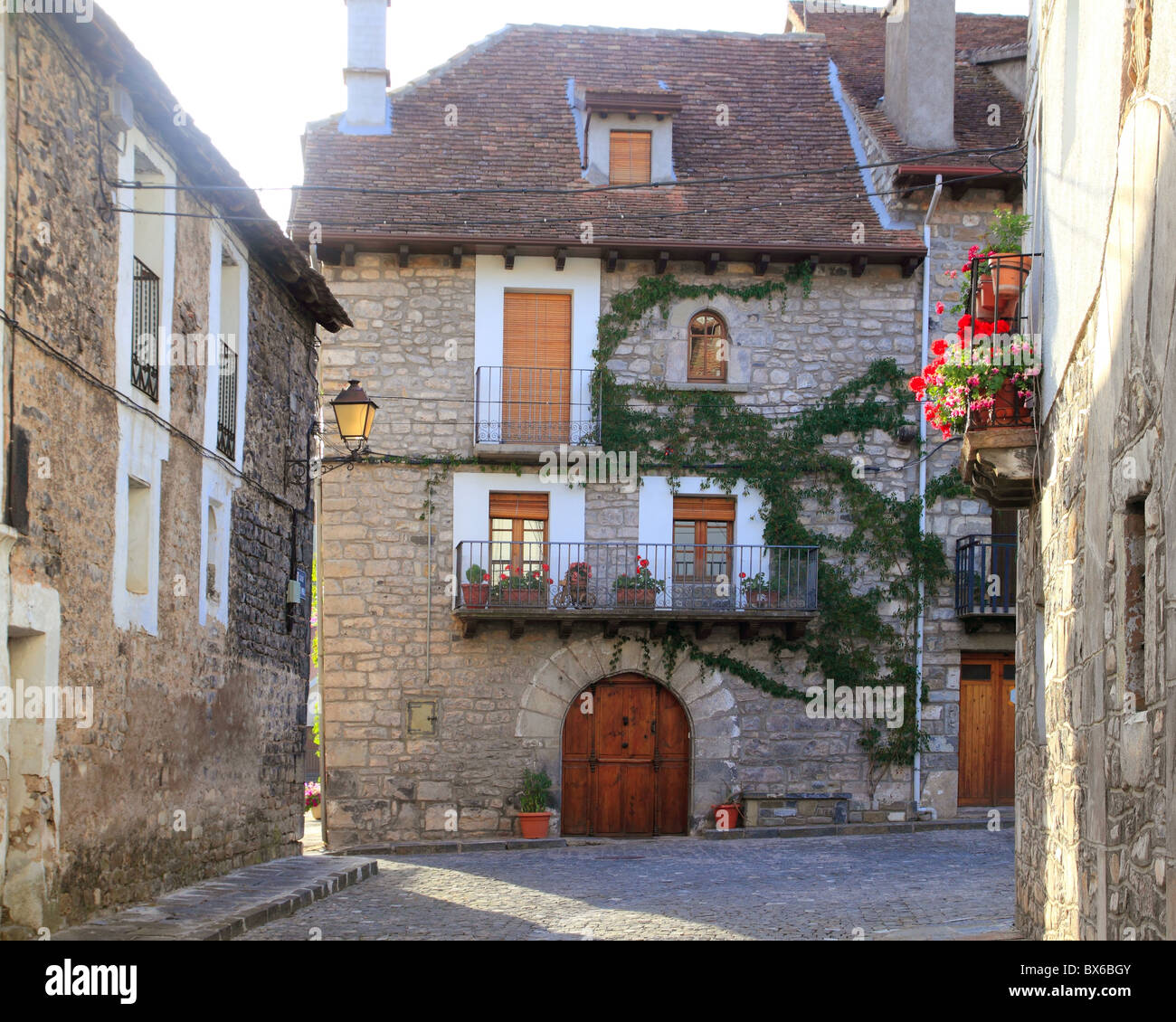 Pyrenees houses hires stock photography and images Alamy