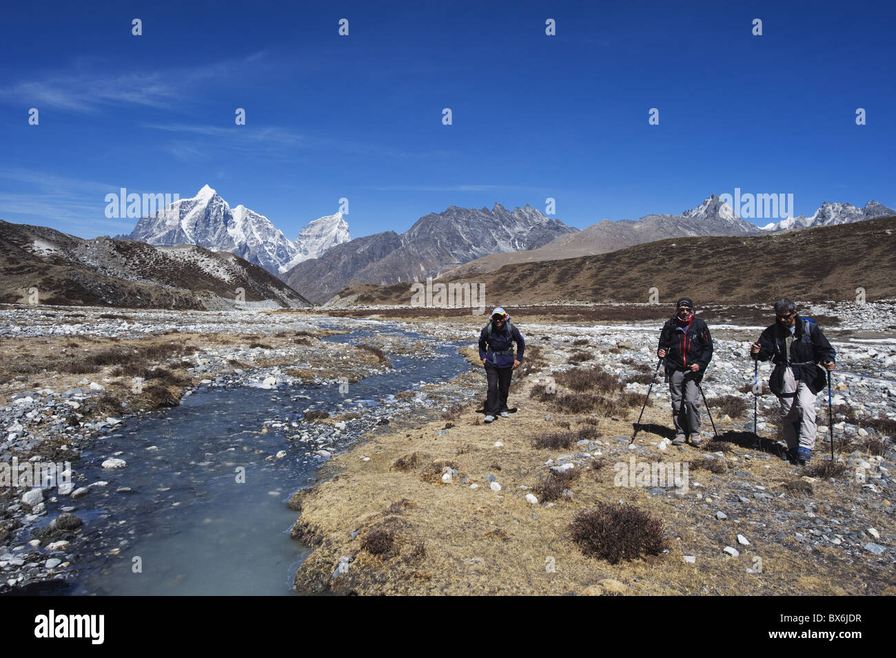 Trekking himalayas hi res stock photography and images Alamy