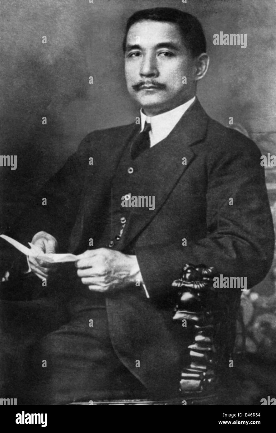 Sun Yat-Sen, 12.11.1866 - 12.3.1925, Chinese politician (Kuomintang), President of the Republic of China 1.1.- 1.4.1912, half length, 1912, , Stock Photo
