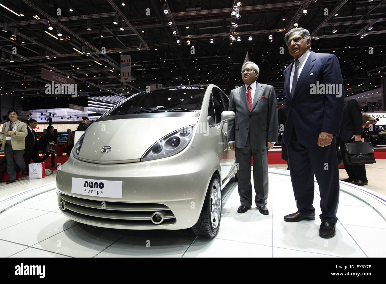 Ratan N. Tata, Ravi Kant, Tata Nano, car Stock Photo