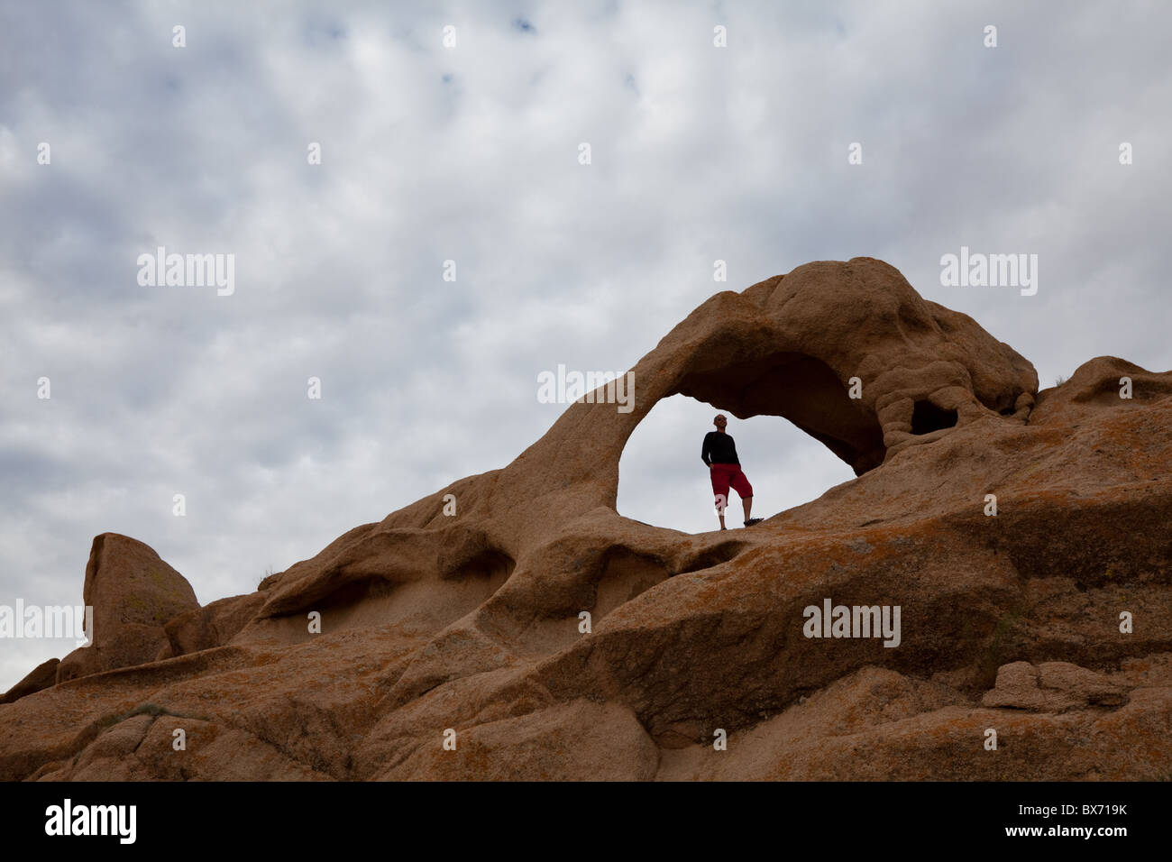 inaccessible rock arch in Southern part of Nemegt basin (valley of dragons, dinosaur fossils), near Gurvantes. Gobi Desert. Stock Photo