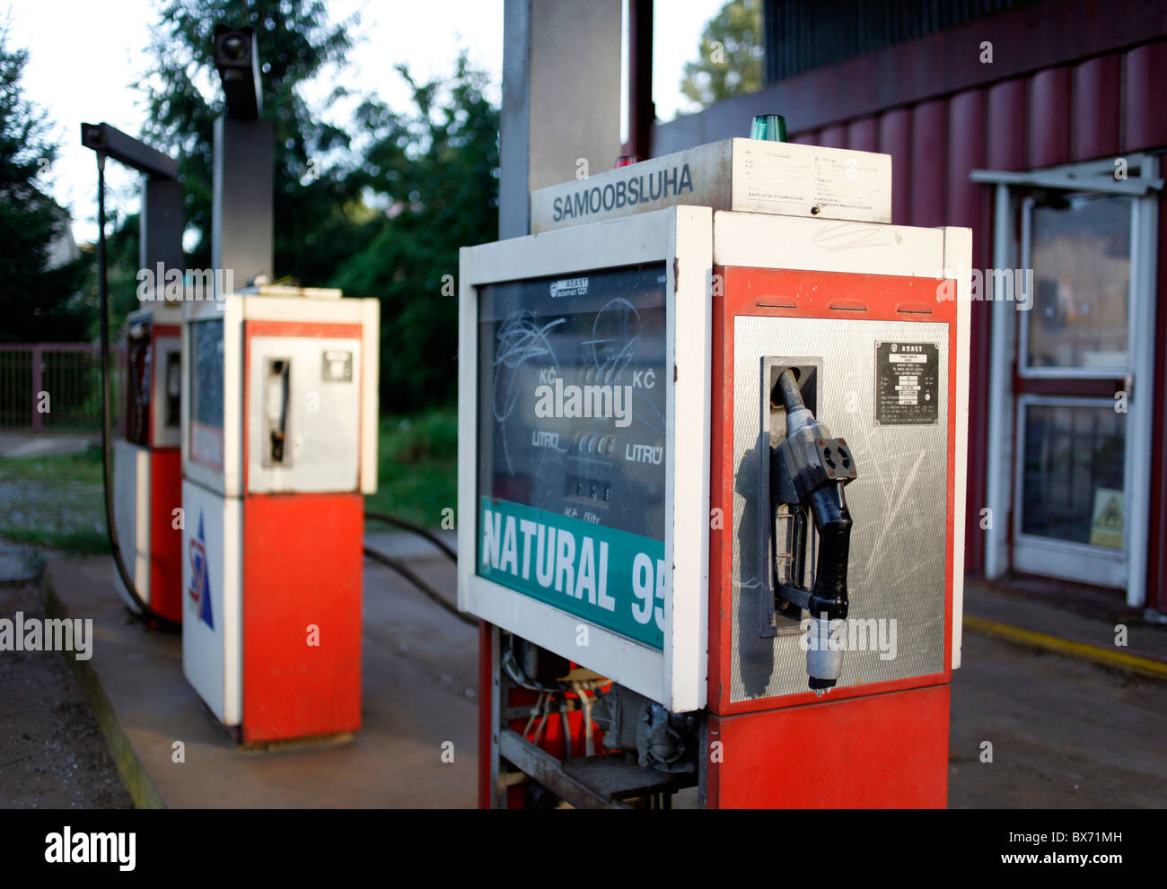 m h gas station