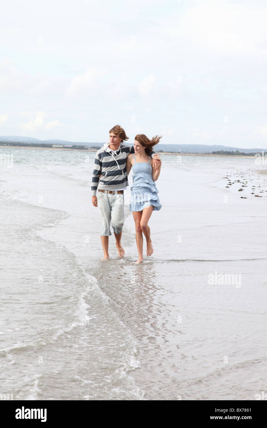 Stroll Couple Beach High Resolution Stock Photography and Images Alamy