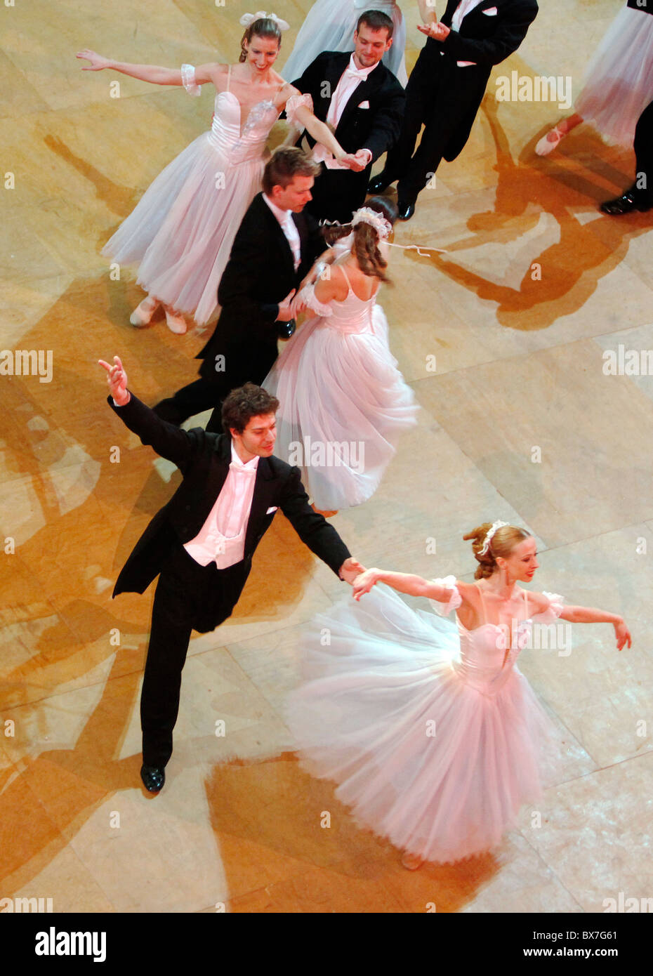 Opera Ball, ballet, dancers, dance, entree, polonaise Stock Photo Alamy