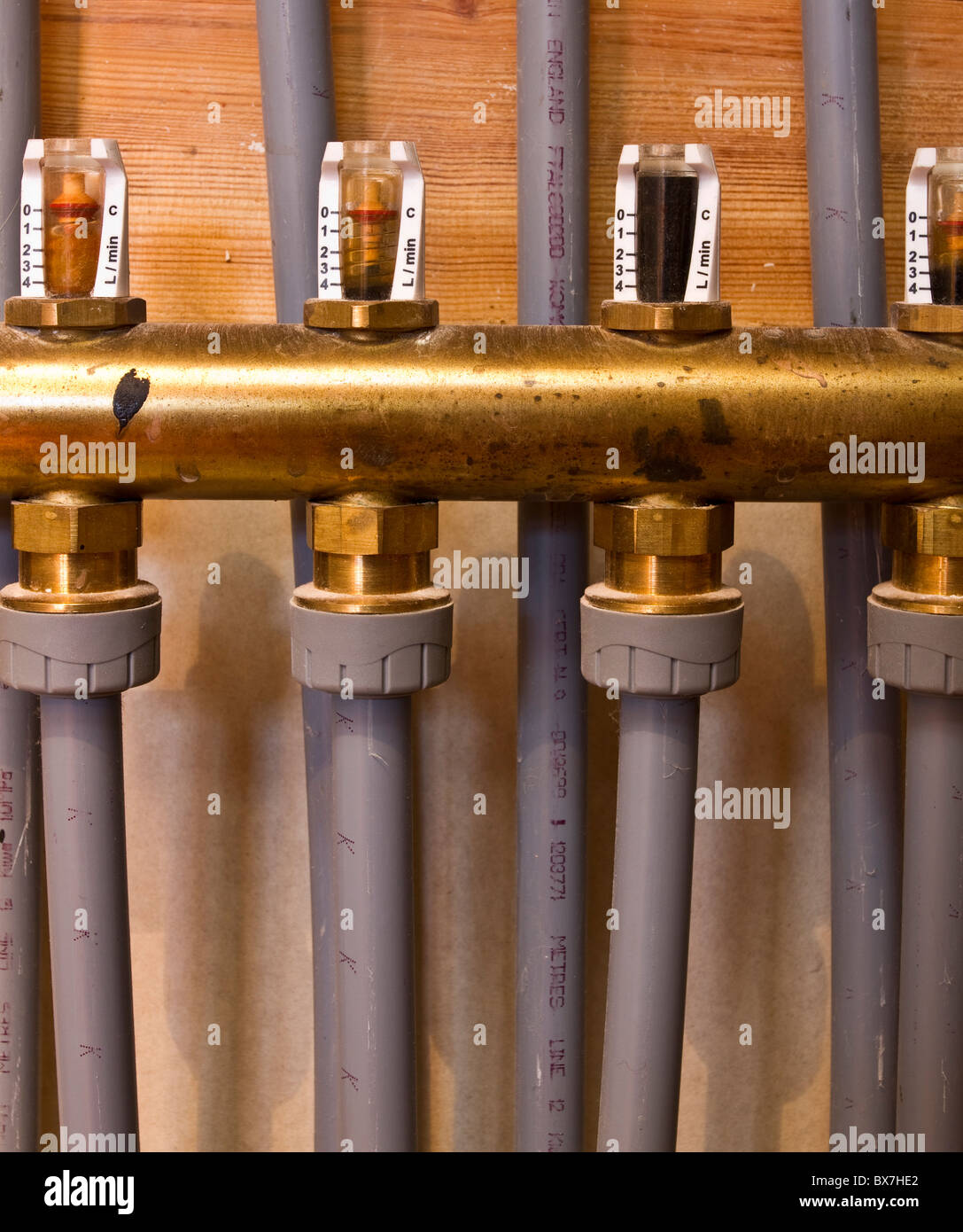 Underfloor Central Heating pipes underfloor installation, Control