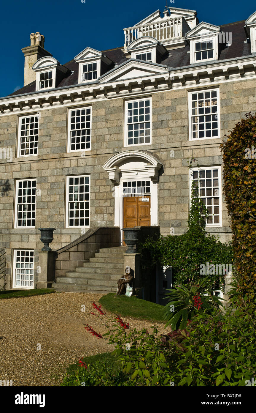 dh Sausmarez Manor ST MARTIN GUERNSEY Sausmarez House mansion front entrance granite houses granite Stock Photo