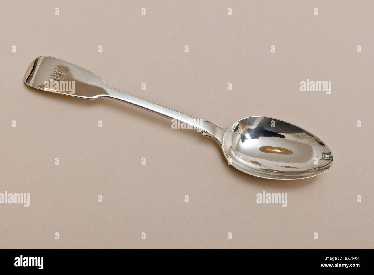 An English dessert spoon (fiddle pattern) made by George W Adams, (Chawner and Sons), London 1845-46 Stock Photo