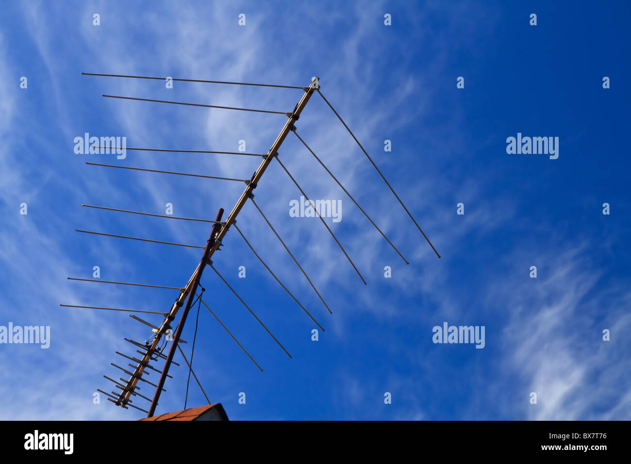 An allband home antenna for UHF and VHF analog & digital signal