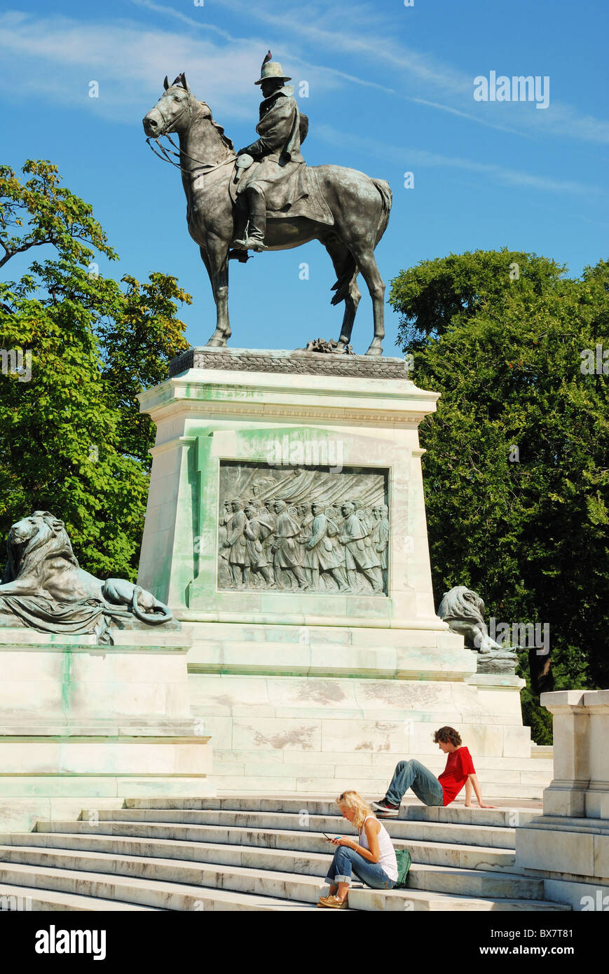 Ulysses S Grant Memorial In Washington DC Two Sightseers Sit On Steps Front Of General Horse Statue Ulysses S Grant Memorial In Washington DC Two Sightseers Sit On Steps Front Of General Horse Statue