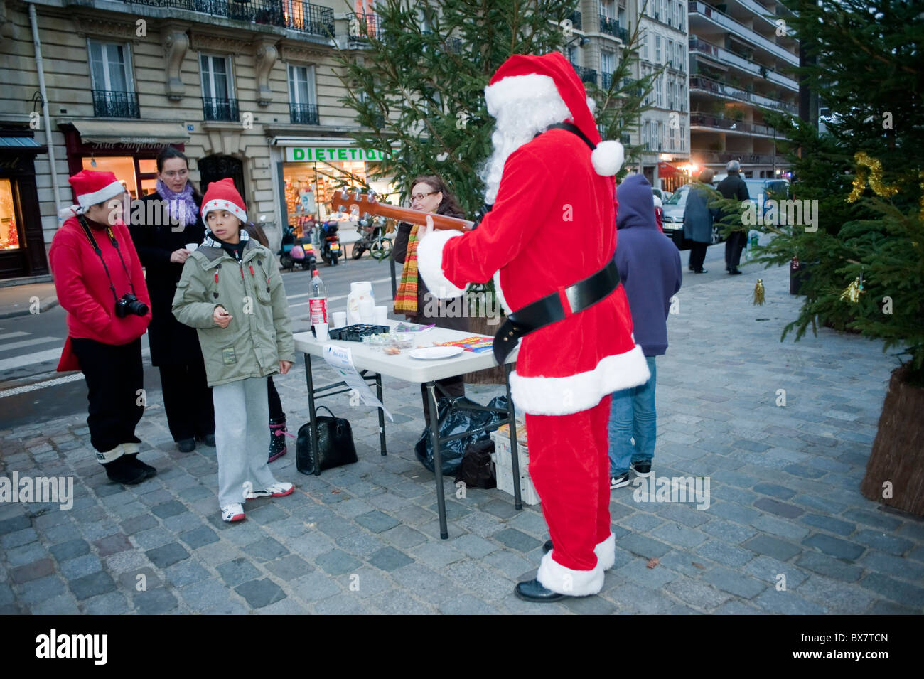 Paris, France, Christmas Celebrations, Children Meeting Santa Claus Stock Photo 33364261 Alamy