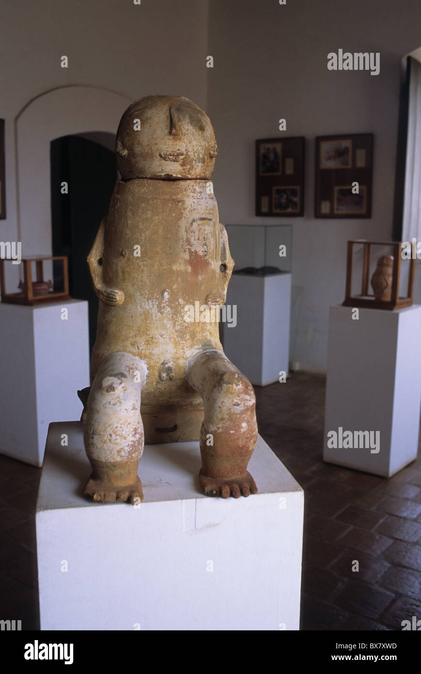 Anthropomorphic ceramic funerary urn female MARACA CULTURE (1000 to 1300 AD.)  Macapá  State of Amapá.  BRAZIL (Amazon) Stock Photo