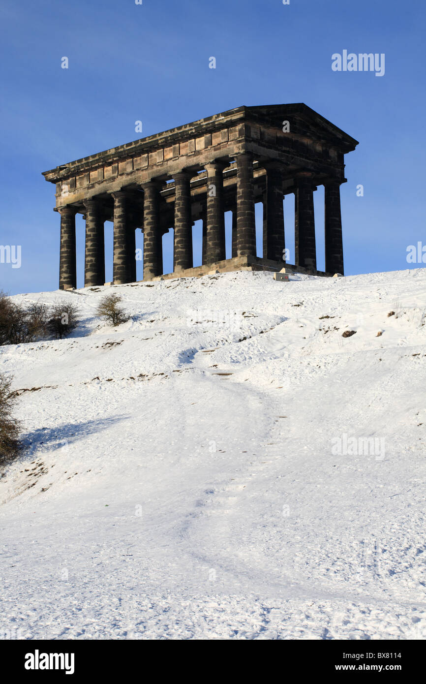 Penshaw Monument with a foreground of snow. Penshaw, Sunderland, England Stock Photo