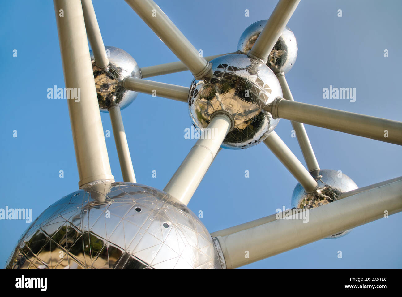 Atomium structure hi-res stock photography and images - Alamy