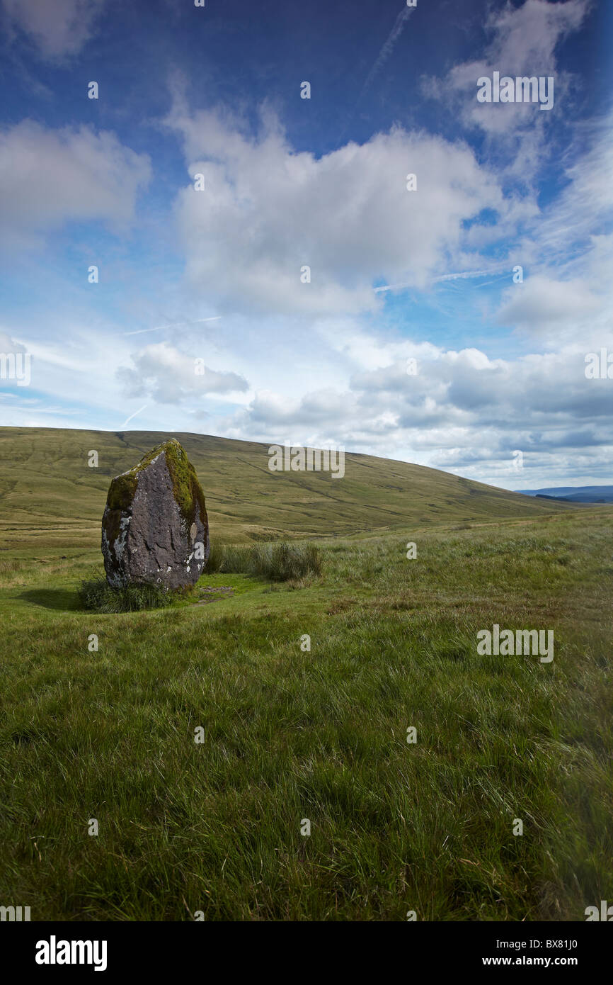 Maen Llia, Neolithic Standing Stone near Ystradfellte, Brecon Beacons, Wales, UK Stock Photo