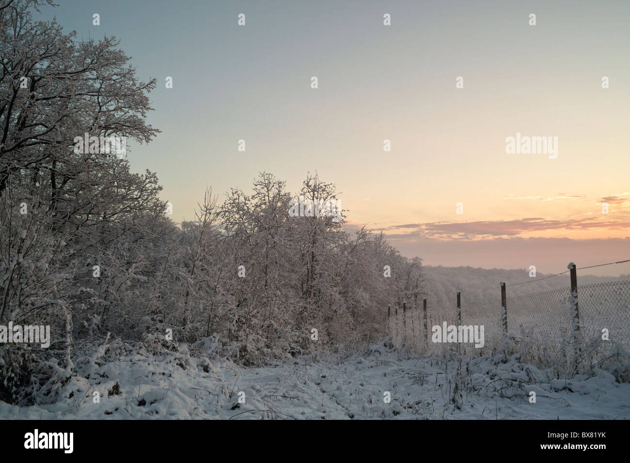 Winter landscape fence hi-res stock photography and images - Alamy