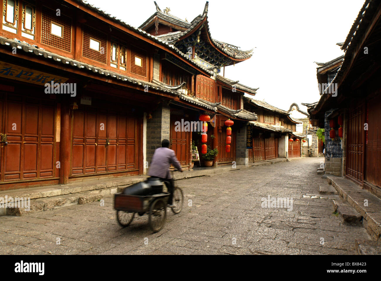 Lijiang old town hi-res stock photography and images - Alamy