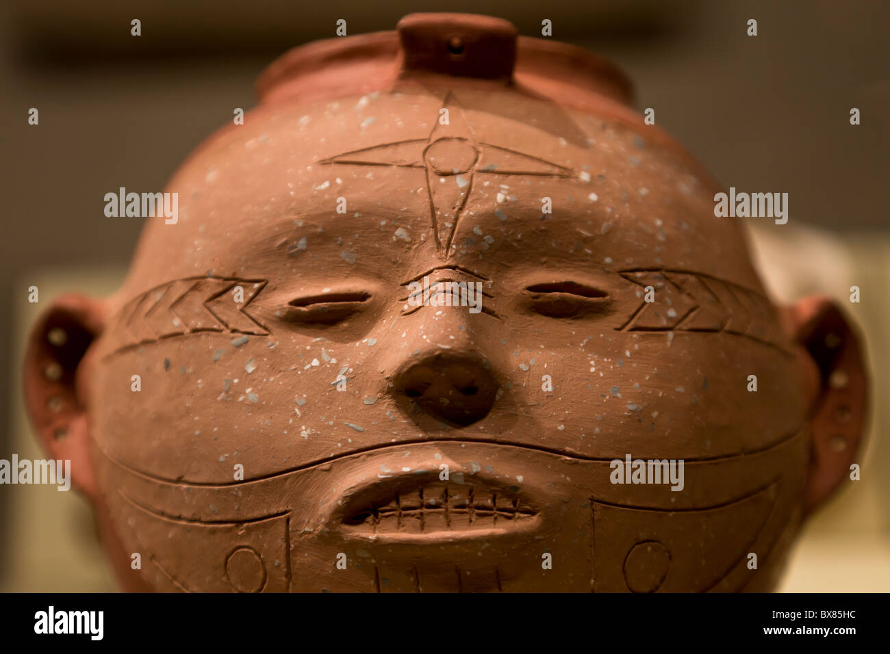 Mississippian period head pot showing early Native American tattoo variations at Cahokia Mounds State Historic Site, Illinois. Stock Photo