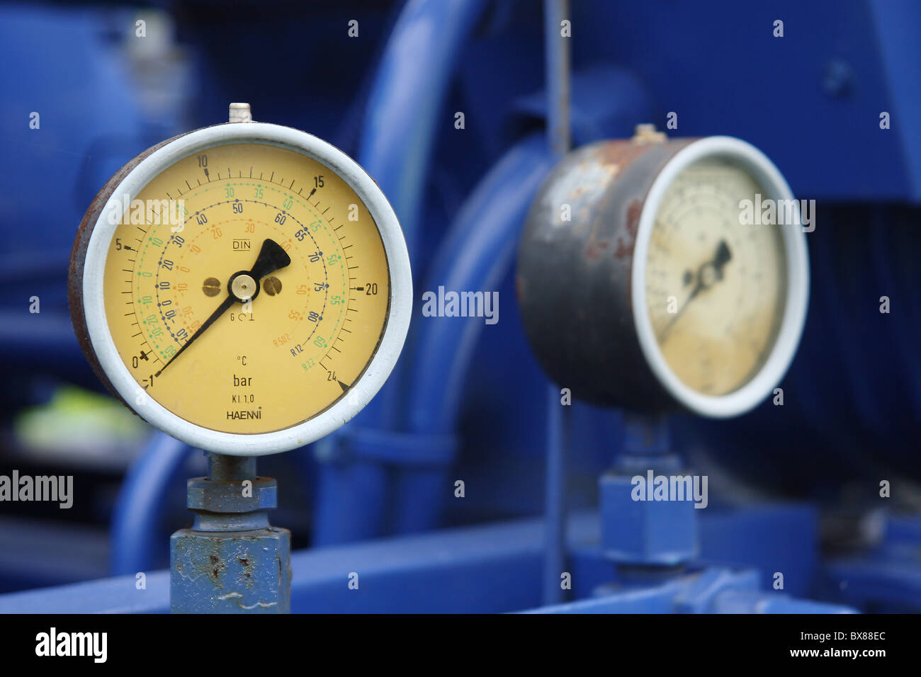 Pressure gauge hires stock photography and images Alamy