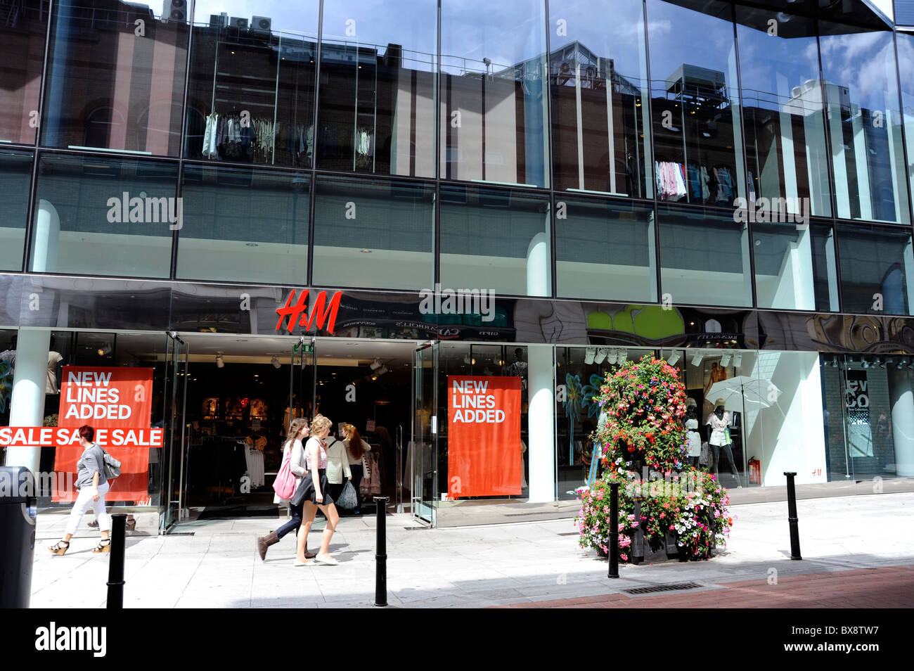 H&M shop in King street south,pedestrian area, Dublin city, Ireland Stock  Photo - Alamy