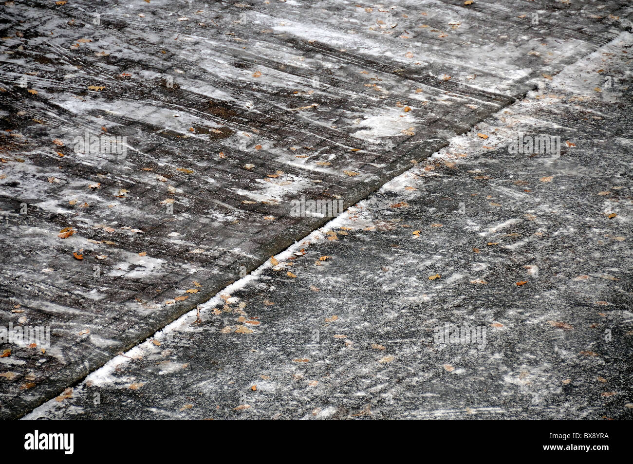 Salt ice road hi-res stock photography and images - Alamy