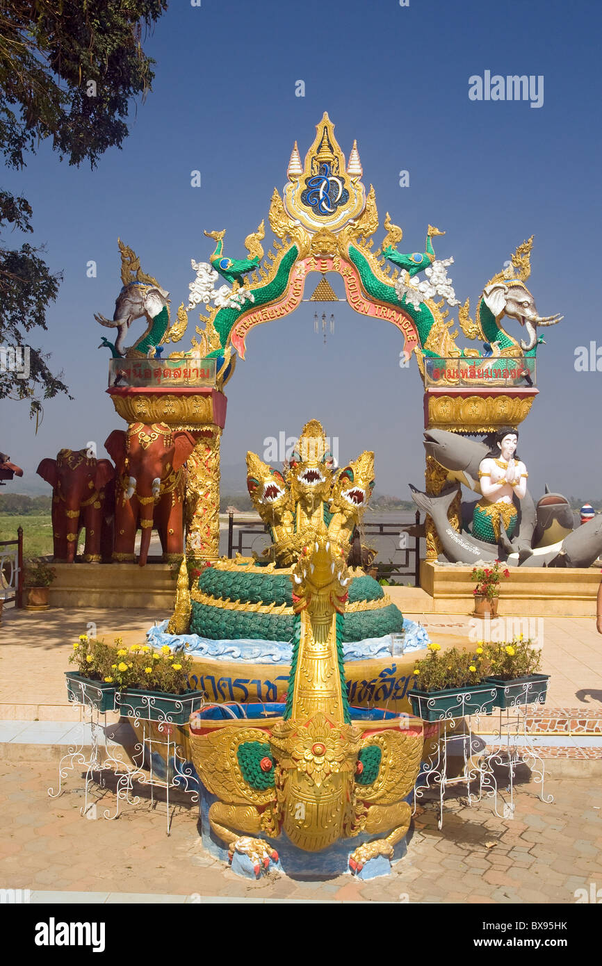 Thailand sculpture on Golden Triangle Stock Photo Alamy