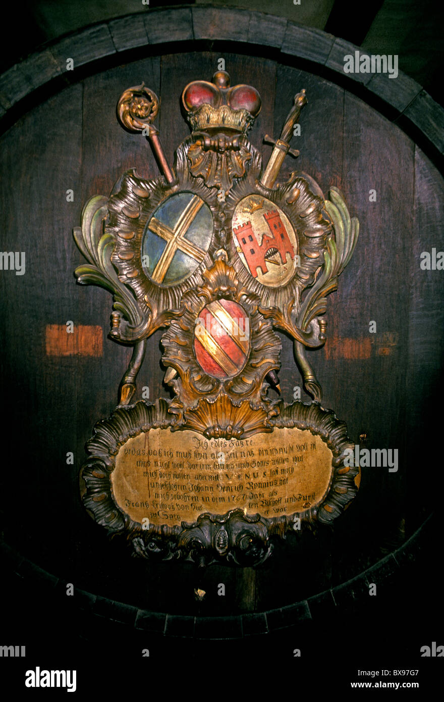 wine barrel, wooden wine barrel, circa 18th century, 18th century