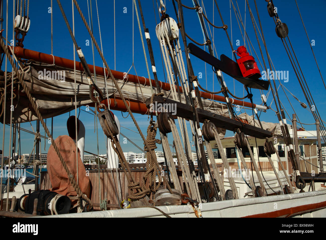 Detail view of running and standing rigging on a schooner (Tall ship) Stock Photo