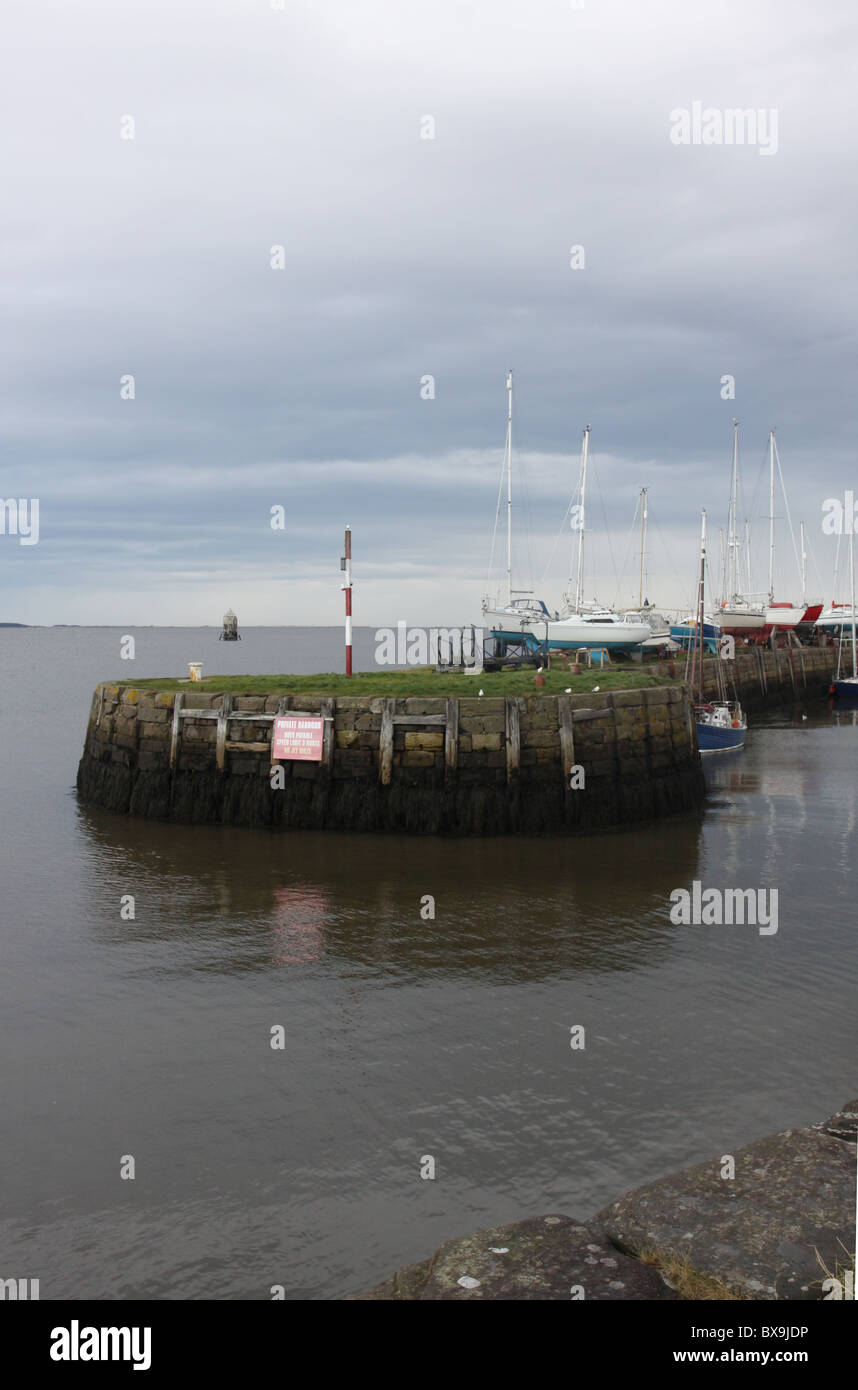 Tayport Harbour High Resolution Stock Photography and Images Alamy