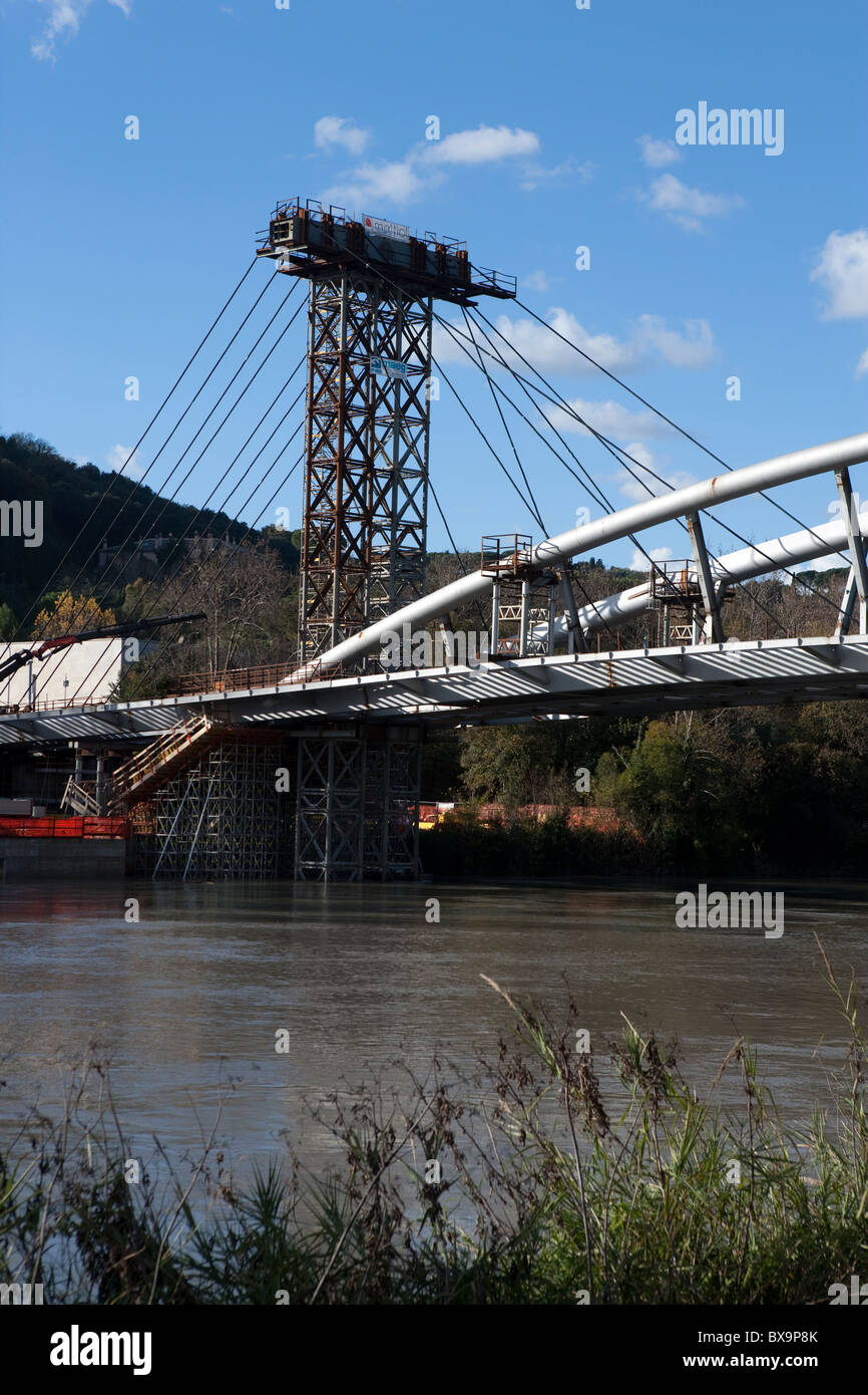 'Ponte della musica' Modern bridge building architecture construction Rome Italy  hi tech Stock Photo