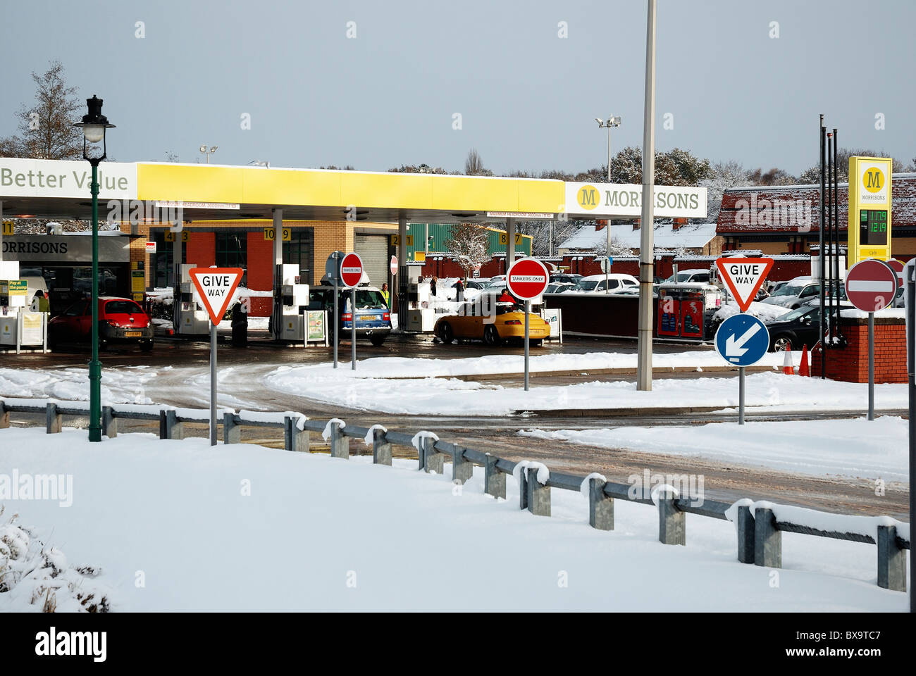 Local Morrisons Garage Stock Photo 33408151 Alamy