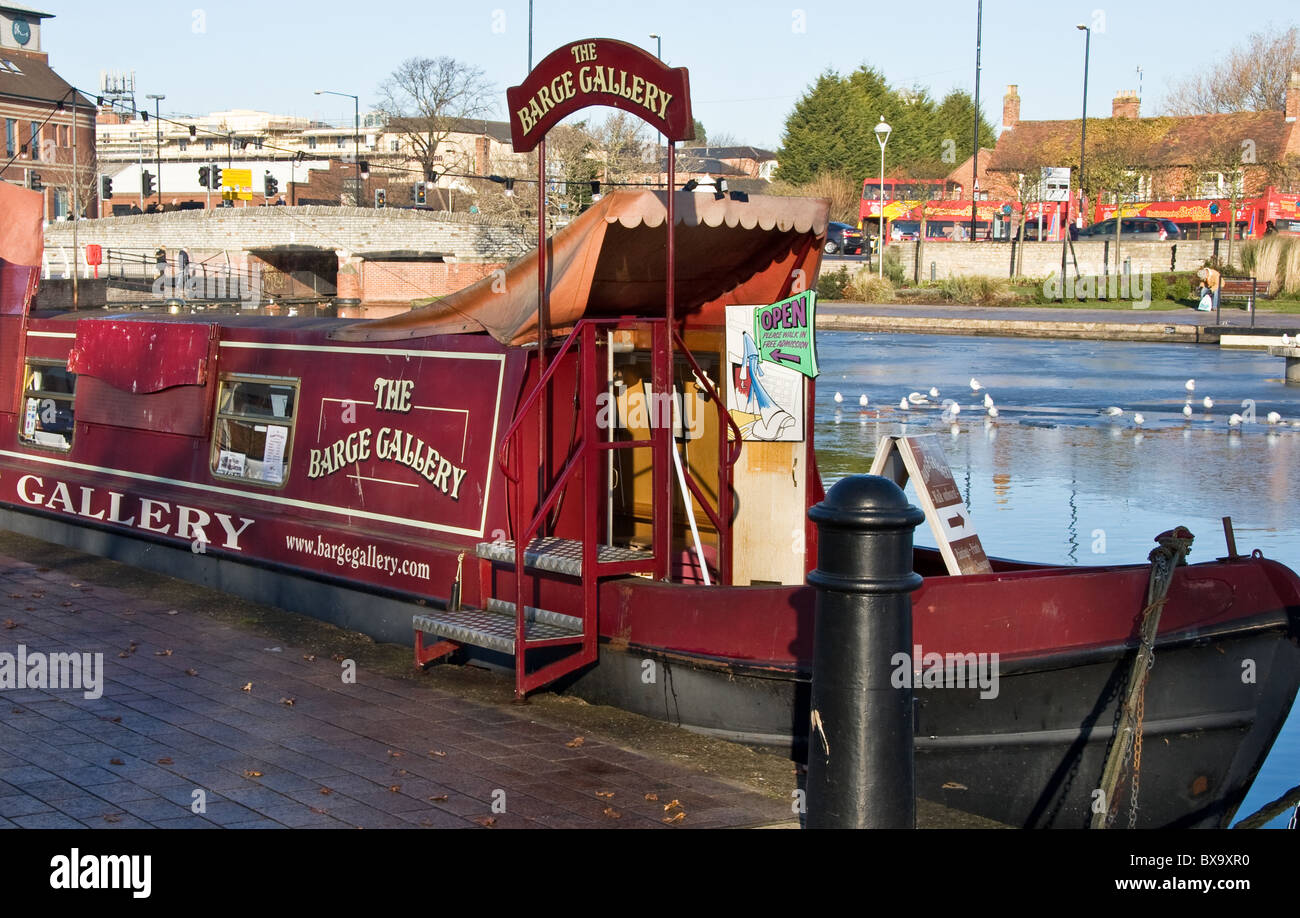 Art Gallery Barge, canal basin, Stratford-Upon-Avon, Warwickshire, England, UK.  Winter. Stock Photo