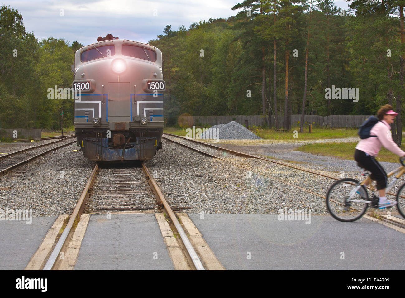 Train coming towards you hi-res stock photography and images - Alamy