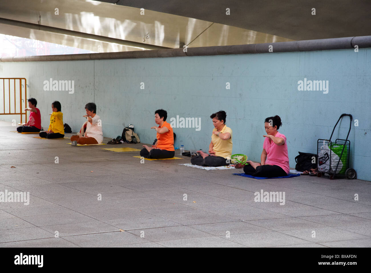 Women practicing Falun Gong, Singapore Stock Photo