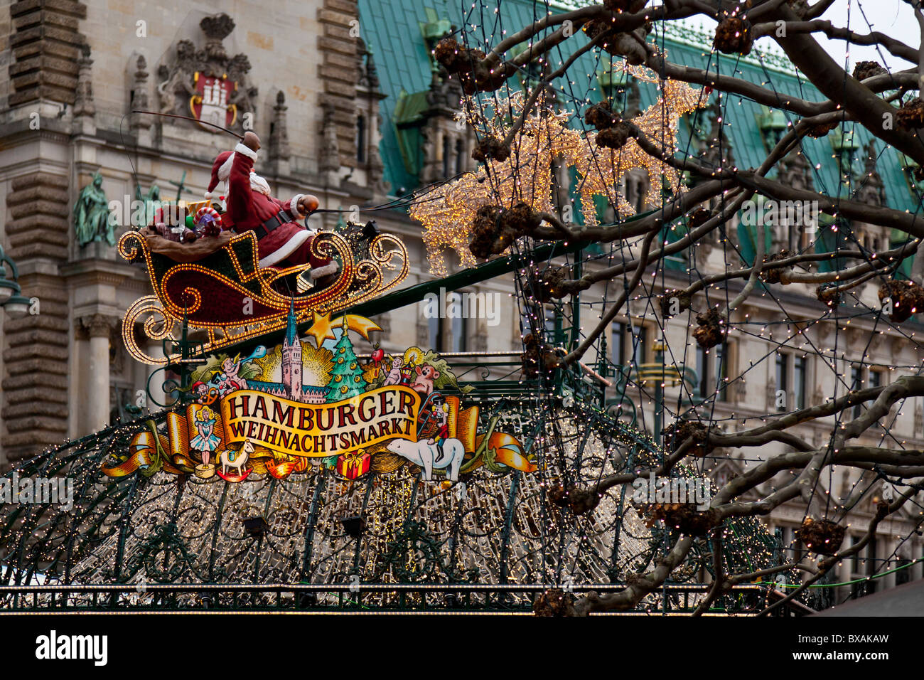 Main entrance to the Hamburger Weihnachtsmarkt / Hamburg Christmas Market in the Rathausplatz. Stock Photo