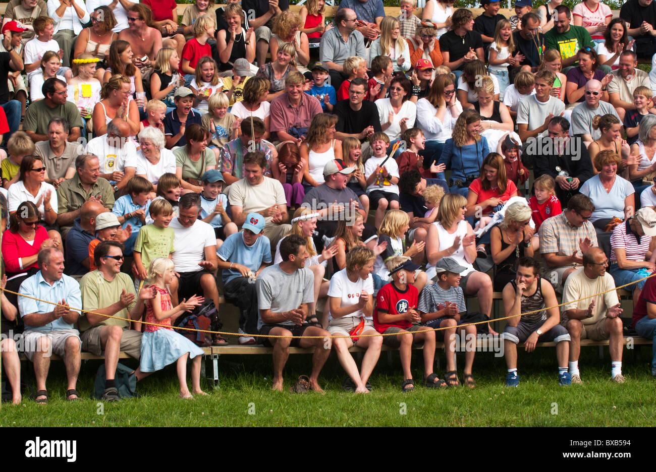 Folkmassa hi-res stock photography and images - Alamy