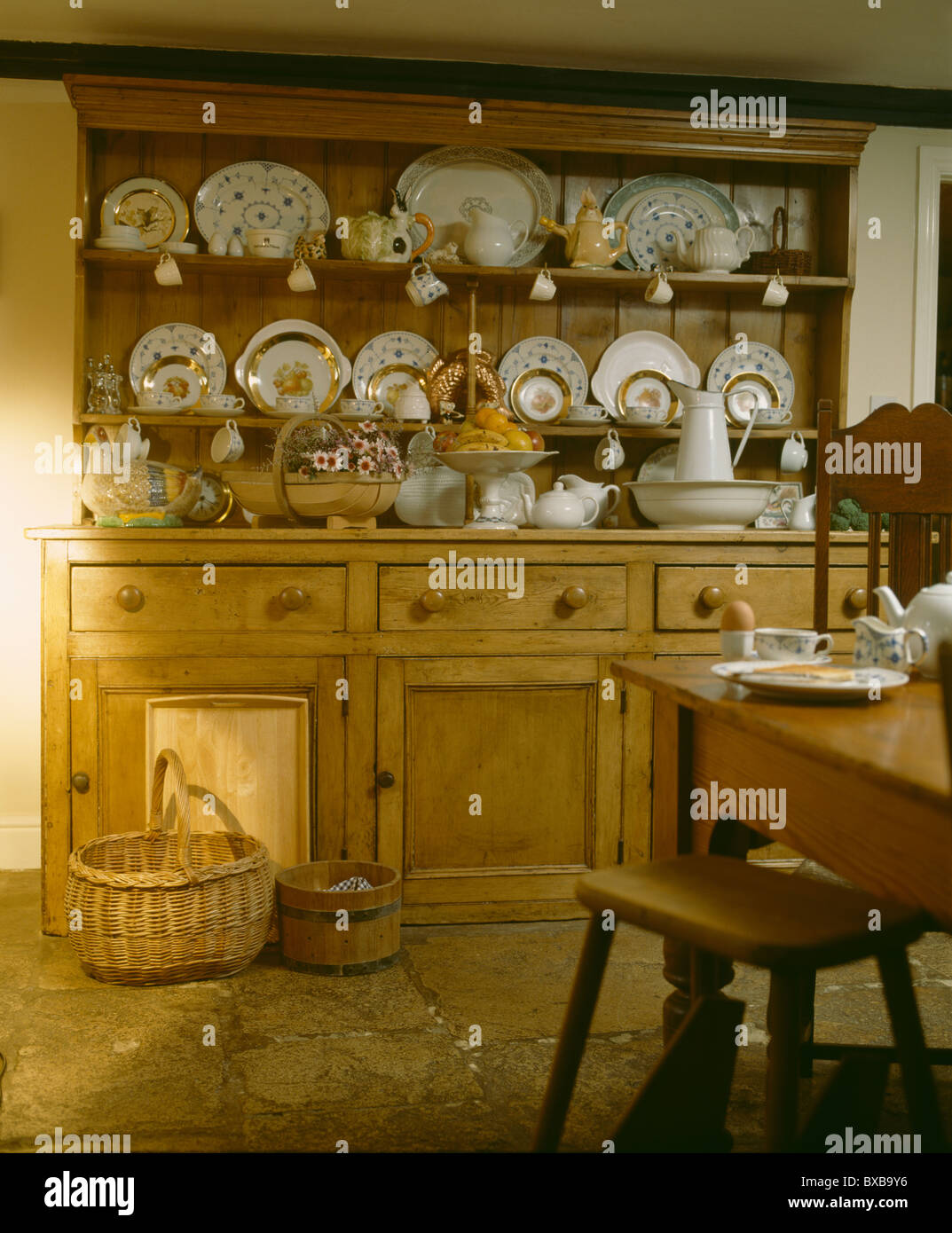 Traditional furniture dressers hires stock photography and images Alamy