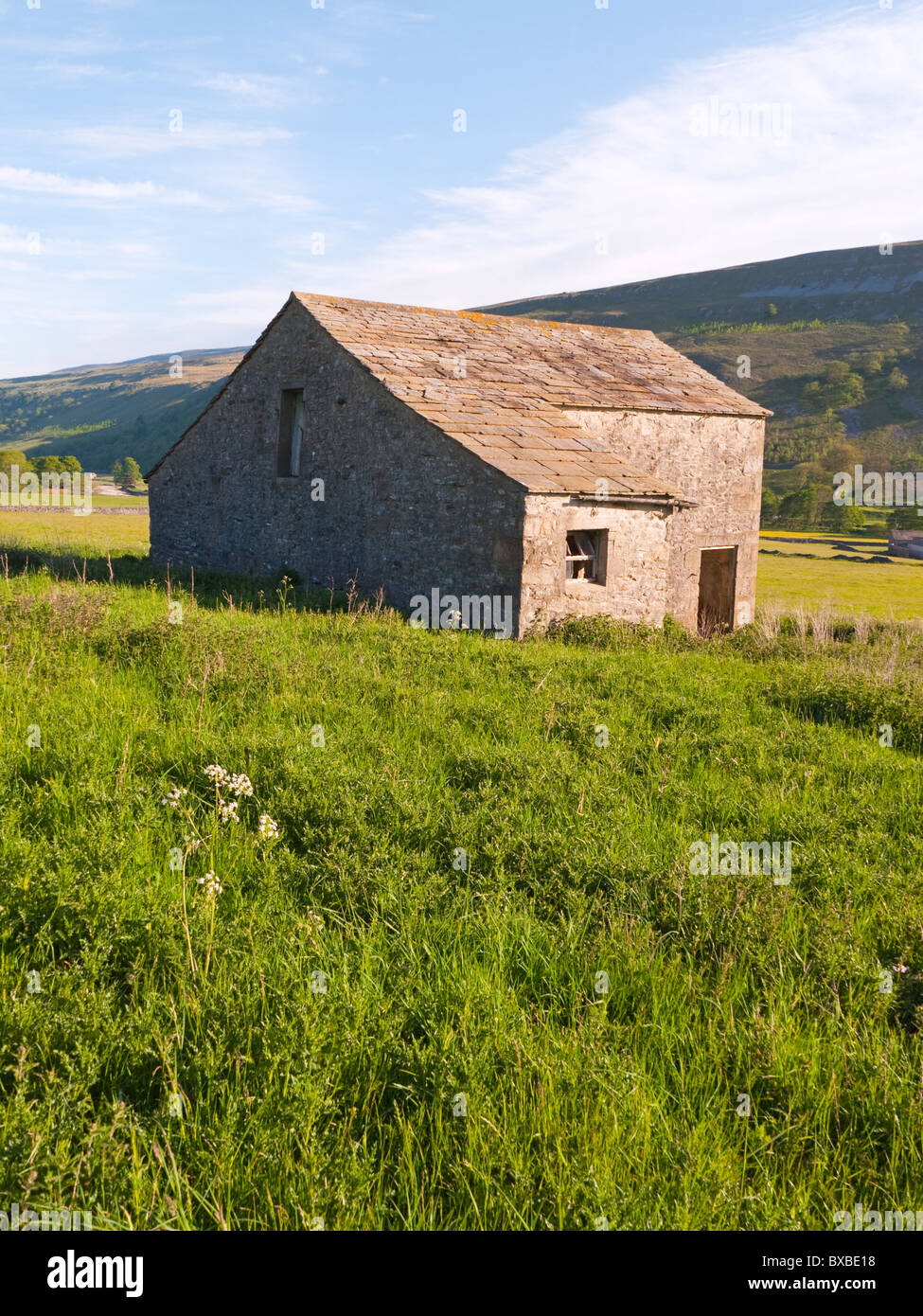 Barn yorkshire dales hires stock photography and images Alamy