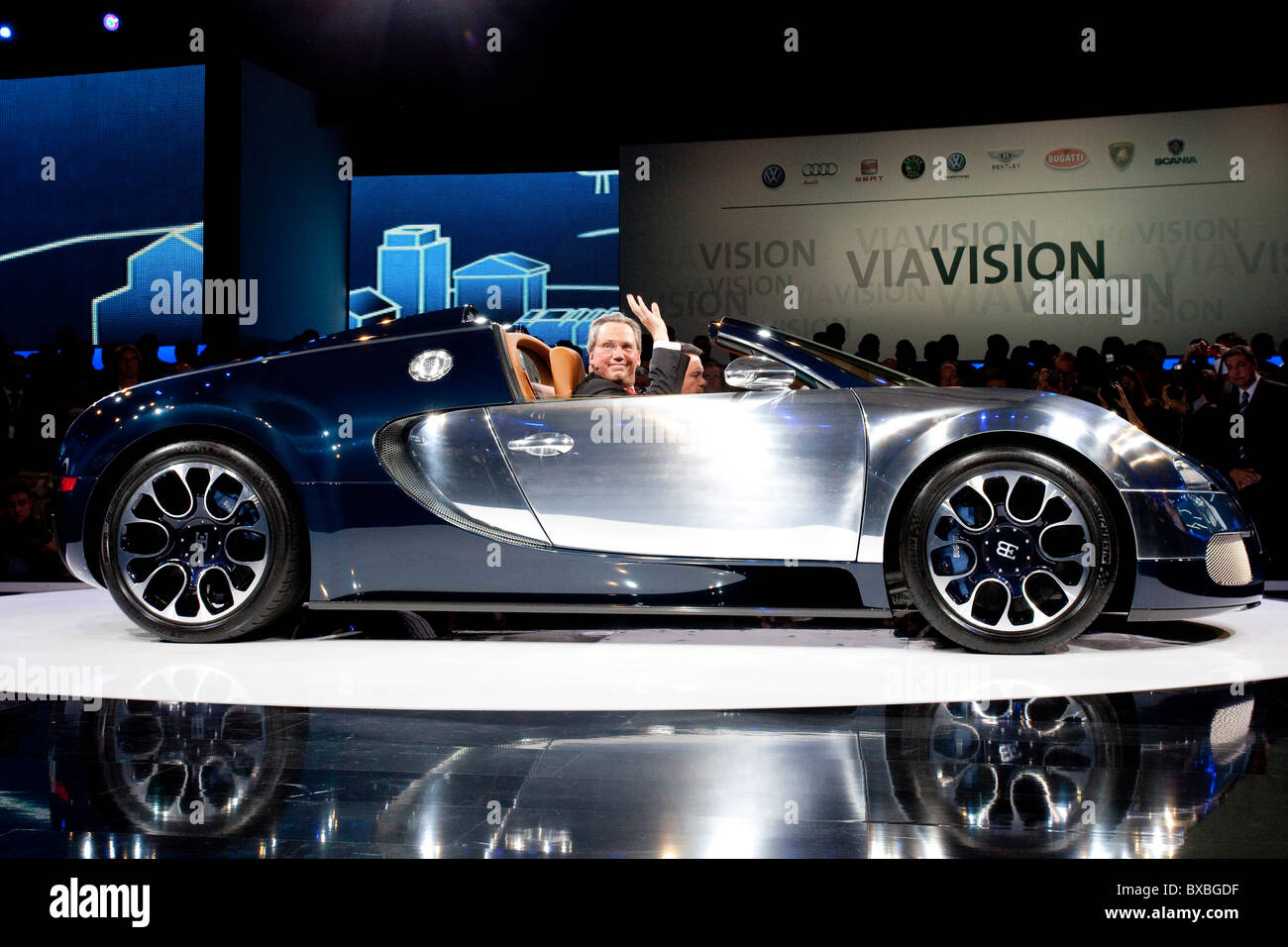 Franz-Josef Paefgen, chairman of the board of management, chairman of Bugatti and Bentley, introducing the Bugatti Veyron 16.4 Stock Photo