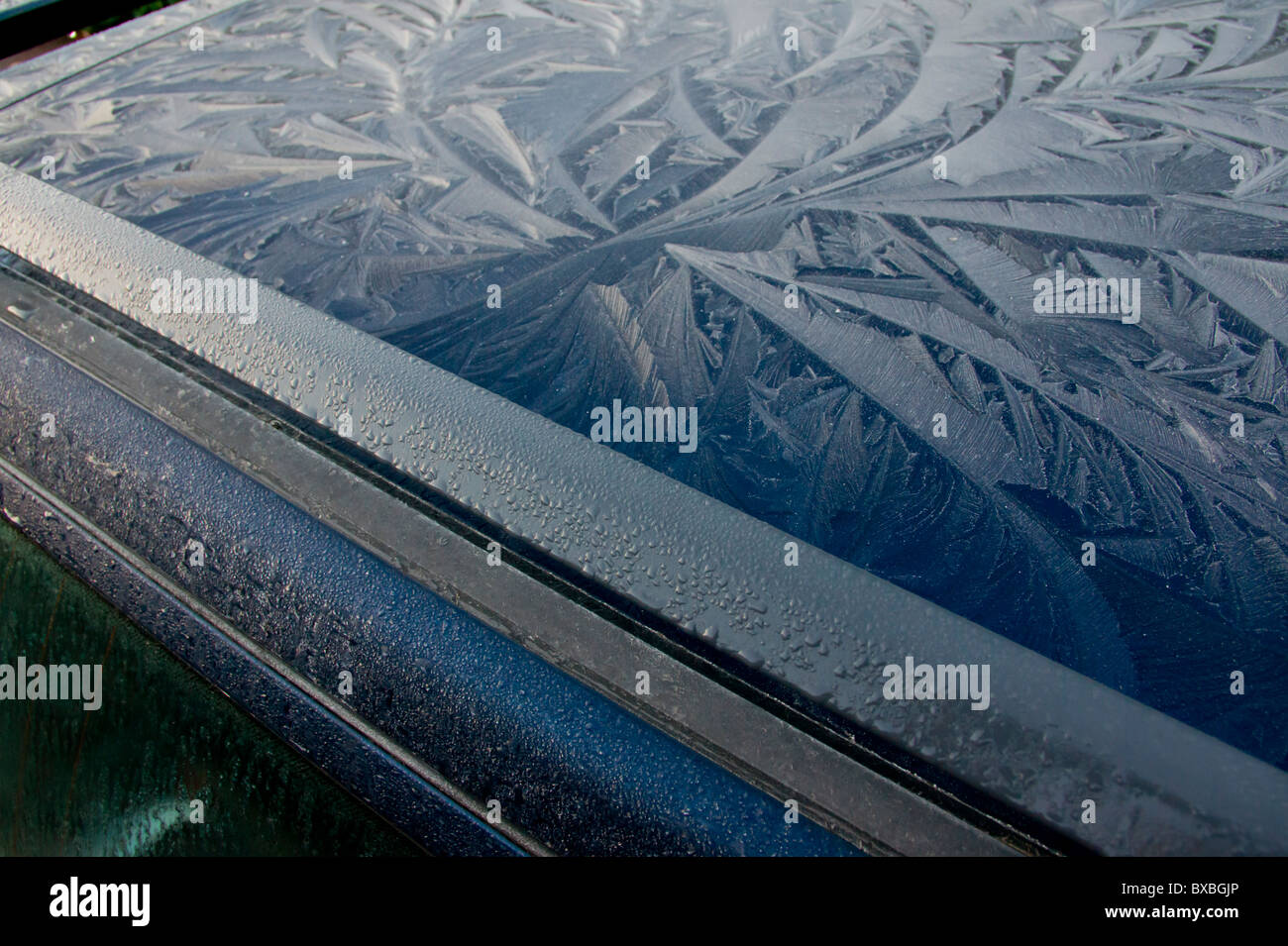 UK, England, ice on roof of car Stock Photo