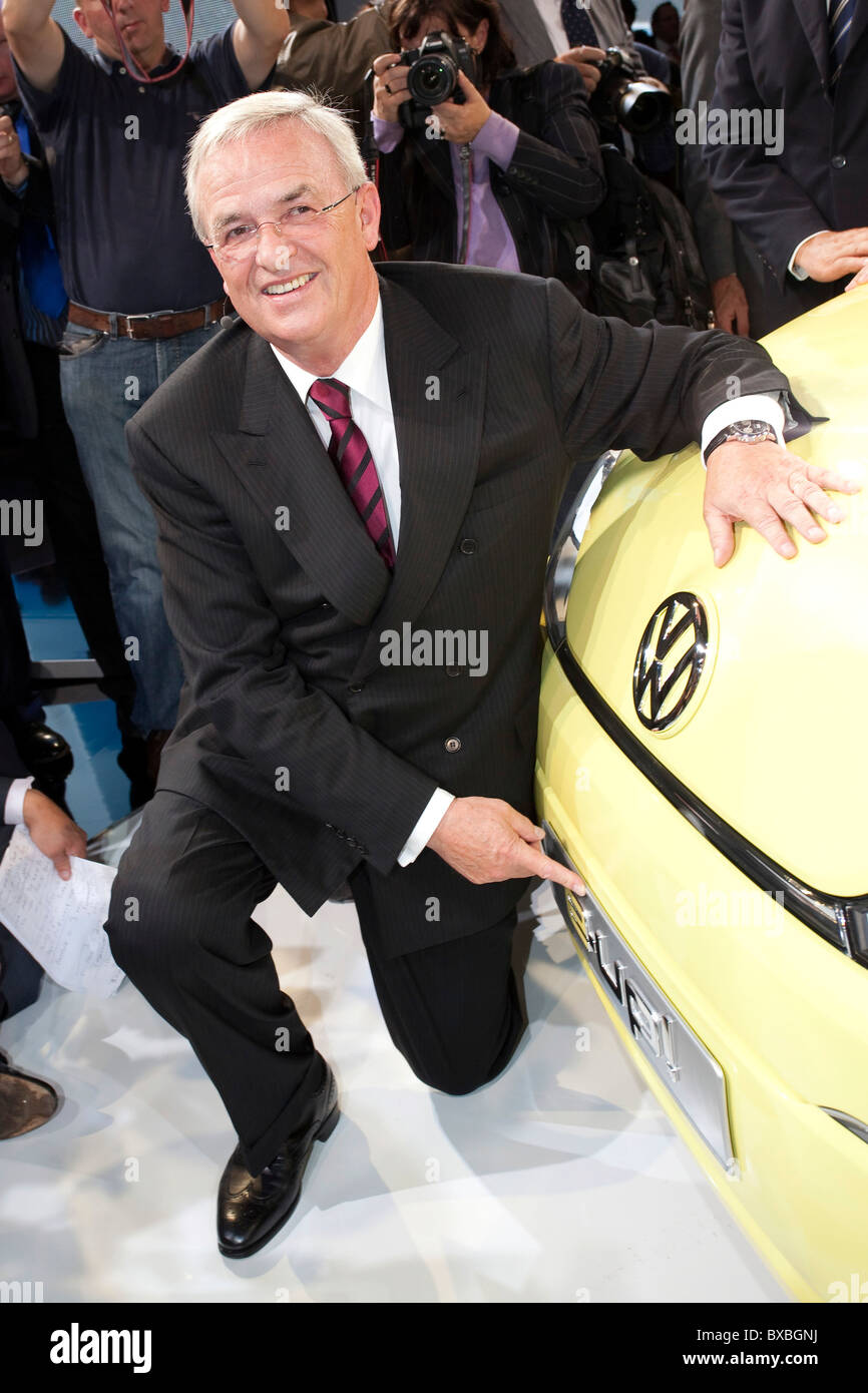 Martin Winterkorn, CEO of the Volkswagen AG company, presenting the study of the VW electric car e-up, during the Group Night of Stock Photo