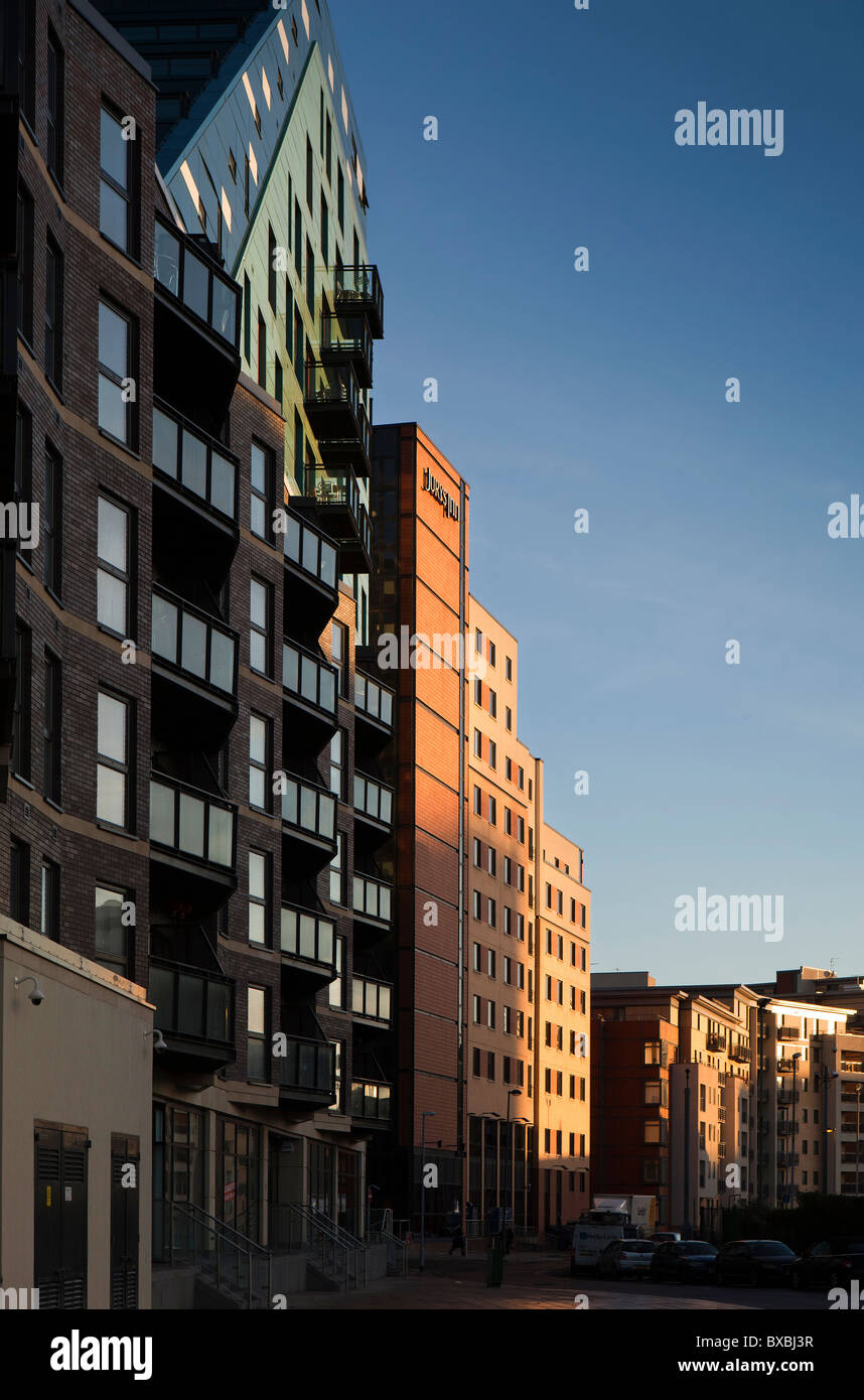 UK, England, Yorkshire, Leeds, Brewery Wharf, newly built apartments