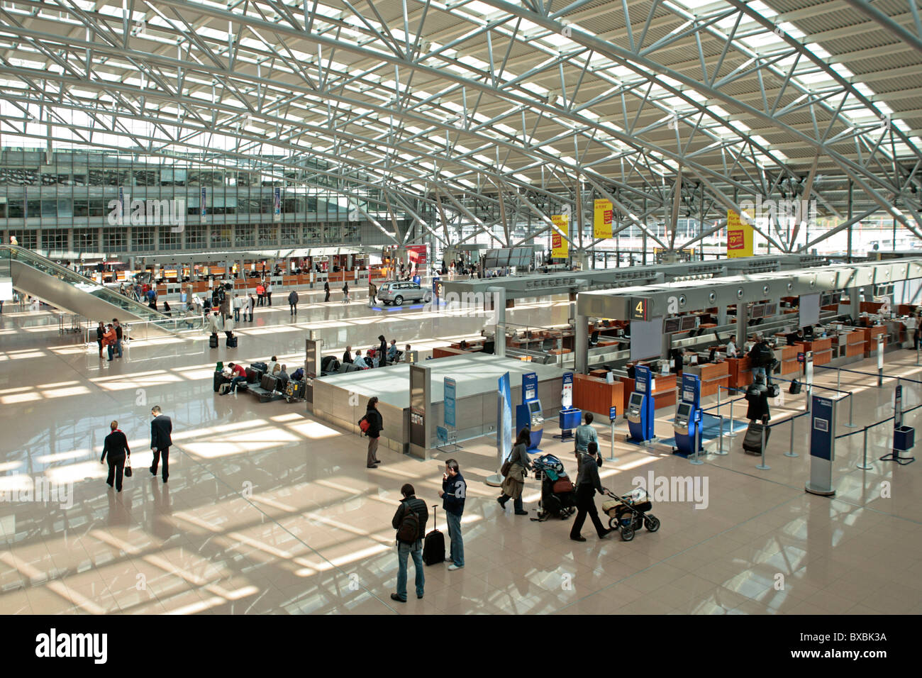 Flughafen hamburg airport hi-res stock photography and images - Alamy