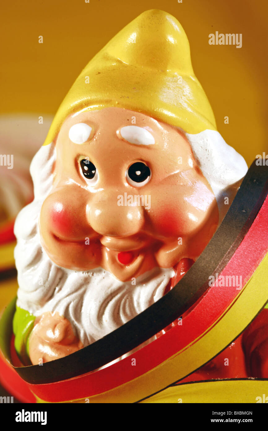 German garden gnome hi-res stock photography and images - Alamy