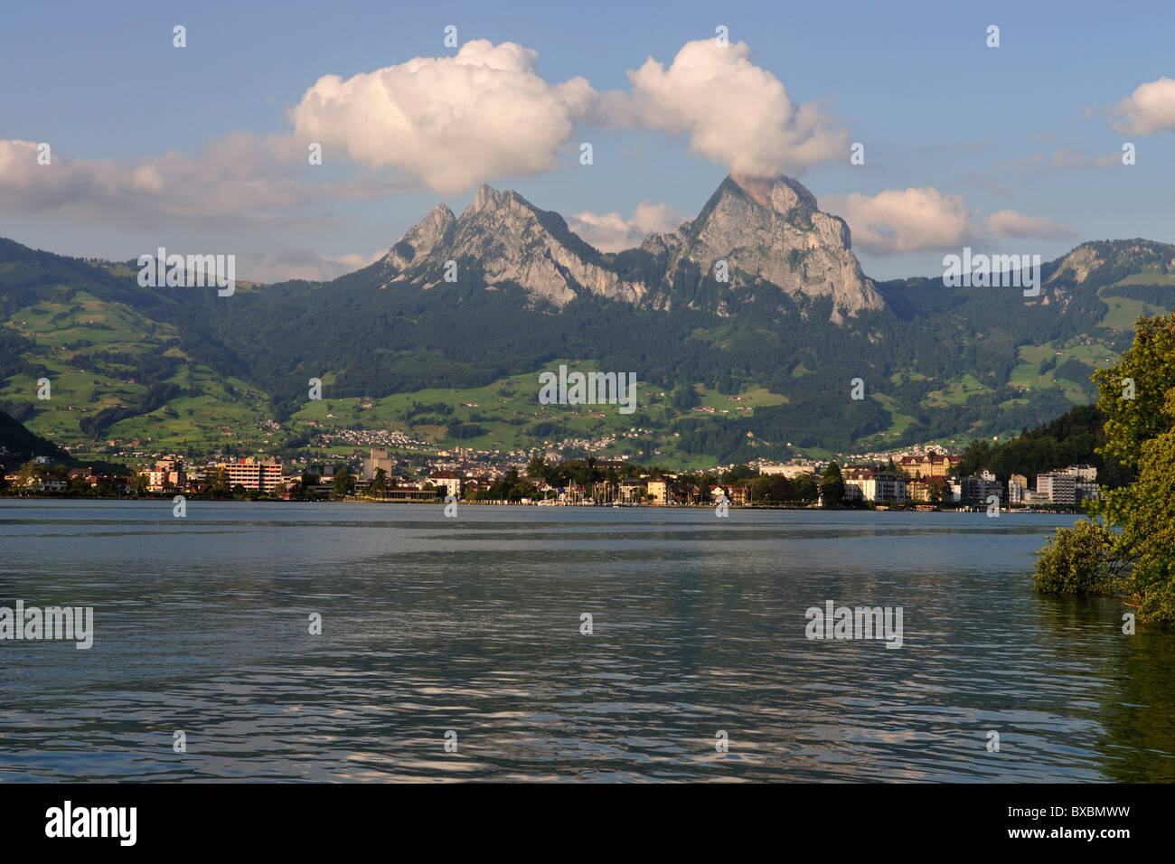 Brunen Lake Rocks Brunnen lake lucerne hi-res stock photography and images - Alamy