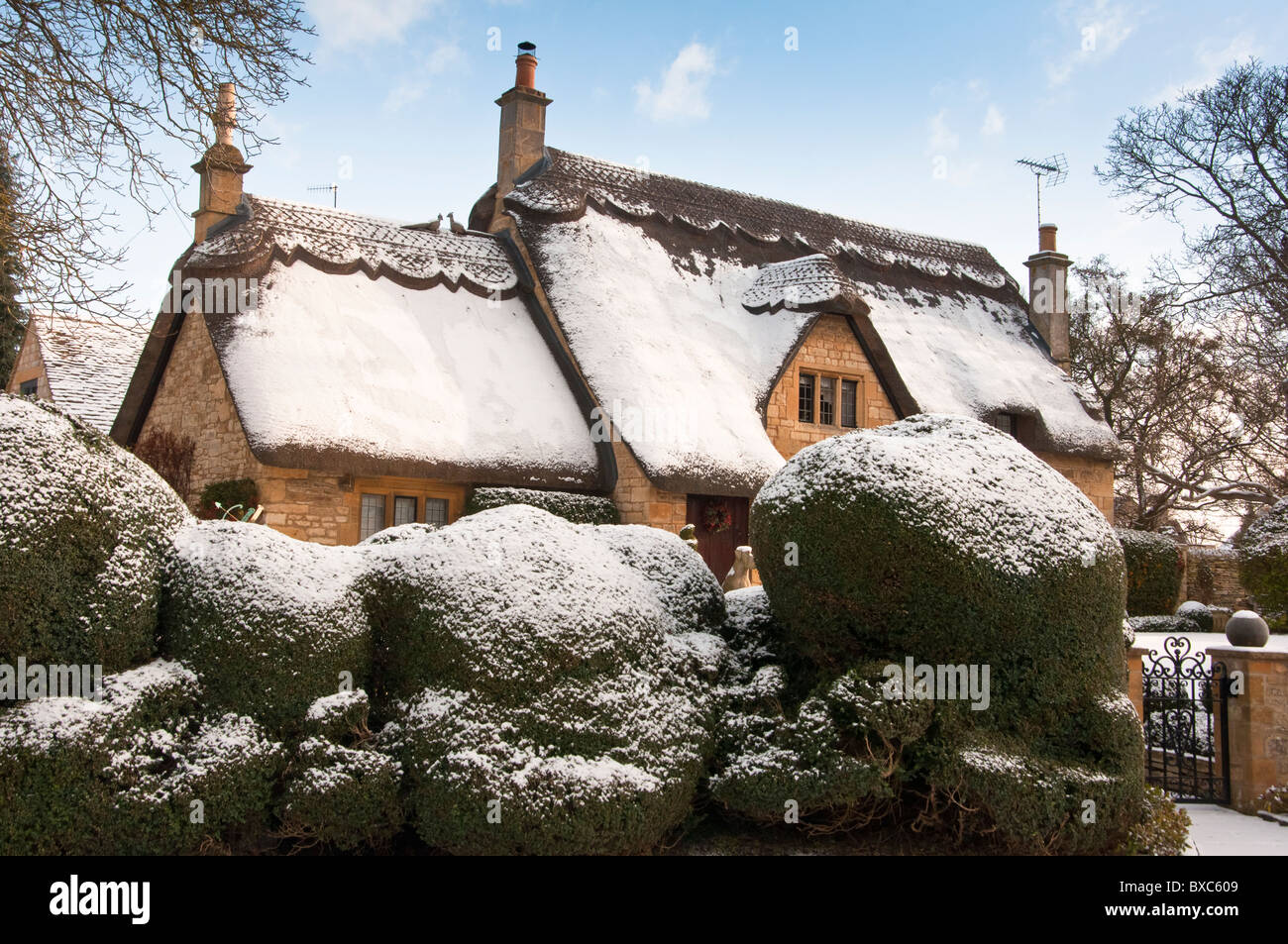 A Cotswolds cottage covered in snow. Chipping Campden. Gloucestershire. England. Stock Photo