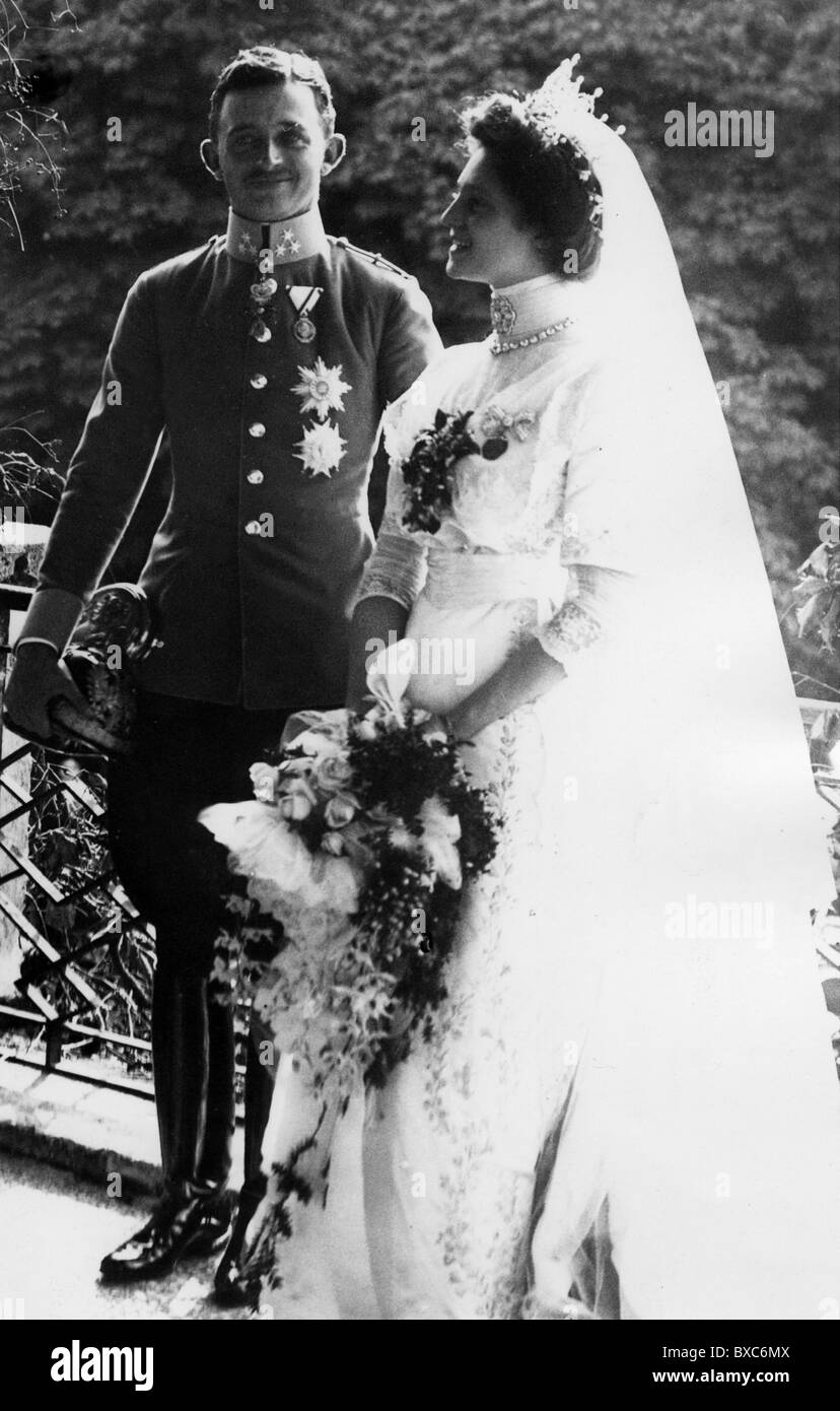 Charles, I, 17.8.1887 - 1.4.1922, Emperor of Austria 21.11.1916 - 11.11.1918, marriage to Zita of Parma, castle Schwarzau am Steinfeld, Lower Austria, 21.10.1911, , Stock Photo