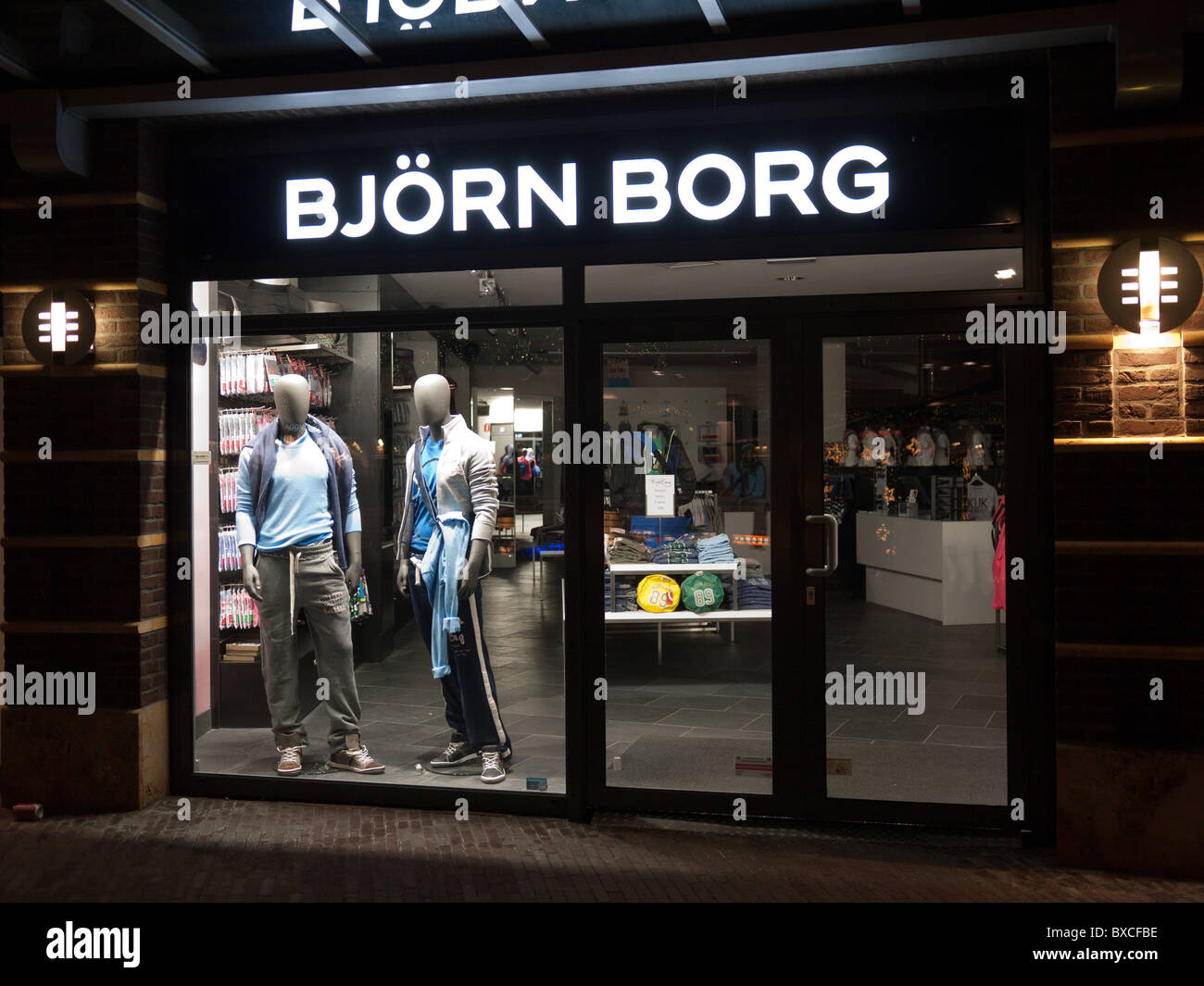 Voorstel Jonge dame Metalen lijn Bjorn Borg clothes shop in 's-Hertogenbosh ( Den Bosch ) Netherlands Stock  Photo - Alamy