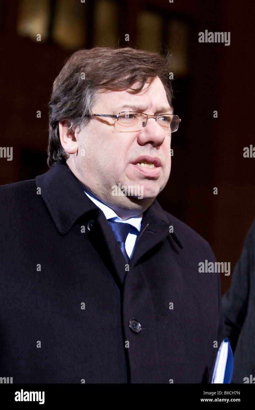 Irish prime minister Brian Cowen arrives to the EU Summit on 16