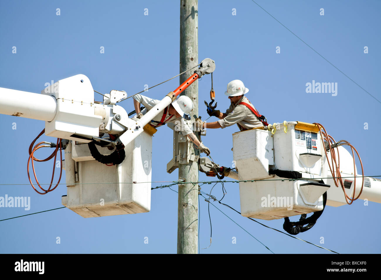 Electrical linemen hires stock photography and images Alamy