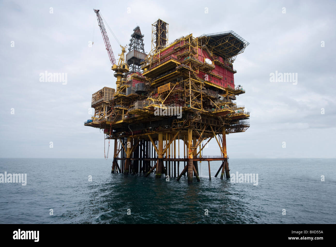 Oil rig north sea hi-res stock photography and images - Alamy